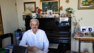 O δάσκαλος κιθάρας Μπάμπης Πετρουλάκης στην "Ε": “Ενίοτε και τα πιο τρελά όνειρα γίνονται πραγματικότητα!”
