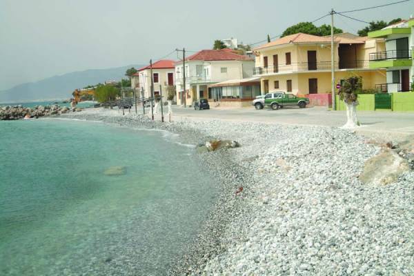 Ανησυχία στο Ακρογιάλι για την τύχη του έργου προστασίας