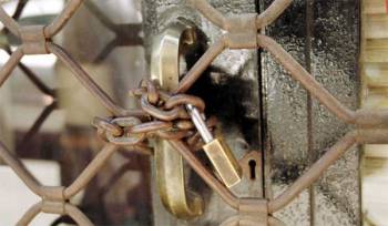 "Λουκέτο" σήμερα μετά τις 12 στους δήμους για την ιδιωτικοποίηση της διαχείρισης απορριμμάτων