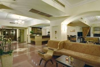 Κλονίζει τον τουρισμό η αύξηση του ΦΠΑ