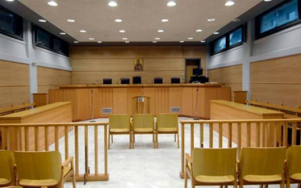 Μεσσηνία: Κάθειρξη 7 χρόνων σε τσιγγάνο για κλοπή 2 κινητών