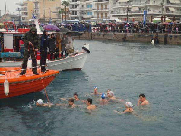 Αγιασμός των υδάτων στο λιμάνι της Καλαμάτας