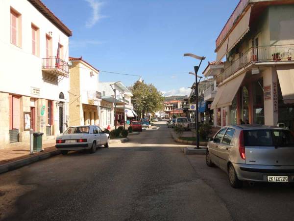 Δημοπρασίες για επισκευές σχολείων της Καλαμάτας και κυβόλιθους στη Θουρία