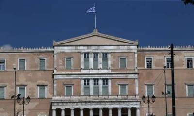 Οι πολιτικοί δεινόσαυροι πρέπει να αποχωρήσουν