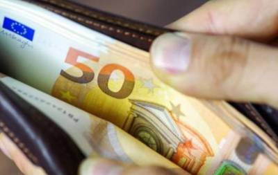 Τα δύο σενάρια αύξησης του κατώτατου μισθού (Βίντεο)