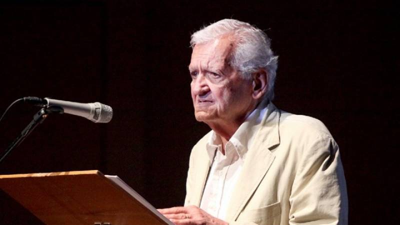 Ο Τίτος Πατρίκιος στο Γυμνάσιο Παραλίας