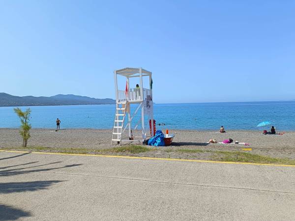 Πιλοτική επέκταση παρουσίας ναυαγοσωστών: Ο Γιώργος Μιχαλιός στην “Ε” για πιθανή επέκταση σεζόν και ωραρίου