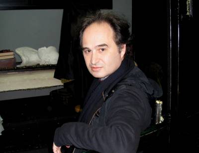 Ο Κώστας Κατσουλάκης στην "Ε": "Τα σημαντικά έργα τα σεβόμαστε, δεν τα φοβόμαστε"