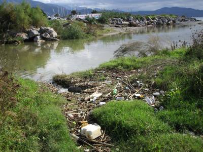 Εικόνα ντροπής στις εκβολές του Νέδοντα
