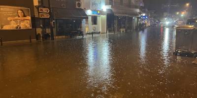 Αριδαία: Οι δρόμοι μετατράπηκαν σε ποτάμια από την ισχυρή καταιγίδα (βίντεο)