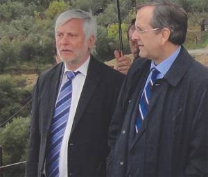 Ενώ όλοι προσβλέπουν στο β' γύρο: Αναστήλωση Τατούλη επιχειρεί ο Σαμαράς