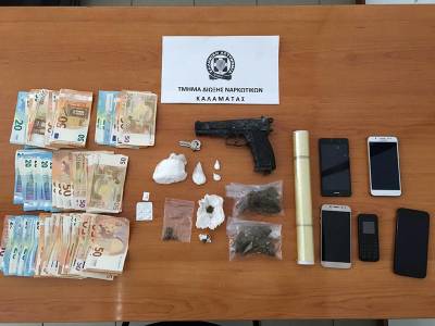 Χειροπέδες σε 3, καταζητούνται άλλοι 2: Σύλληψη Αλβανών στην Καλαμάτα για κοκαΐνη και χασίς