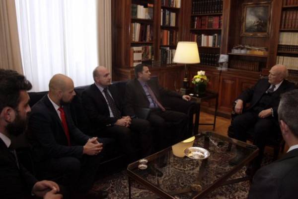 Τους εκπροσώπους των νέων αγροτών, δέχθηκε ο Καρ. Παπούλιας