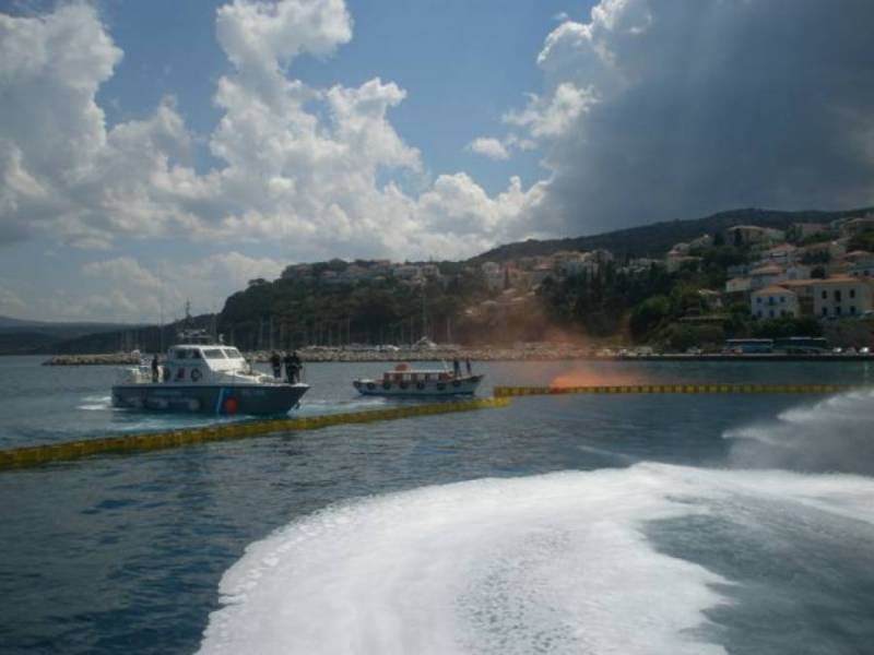 Ασκηση καταπολέμησης περιστατικού θαλάσσιας ρύπανσης στην Πύλο