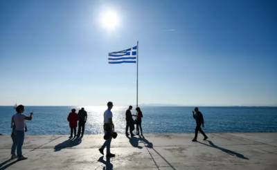 Παρατείνεται η καλοκαιρία στη χώρα μας και τη Μεσόγειο - Πώς σχετίζεται το φαινόμενο με την πρωτοφανή ψυχρή εισβολή στις ΗΠΑ