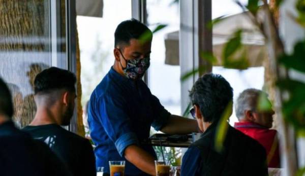 Προσωπικό για την τουριστική σεζόν αναζητούν οι επιχειρήσεις - Πρόβλημα το έλλειμμα στέγης για εργαζόμενους