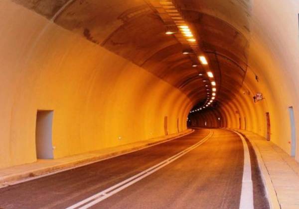 Κλειστή η μία σήραγγα στο Καλογερικό