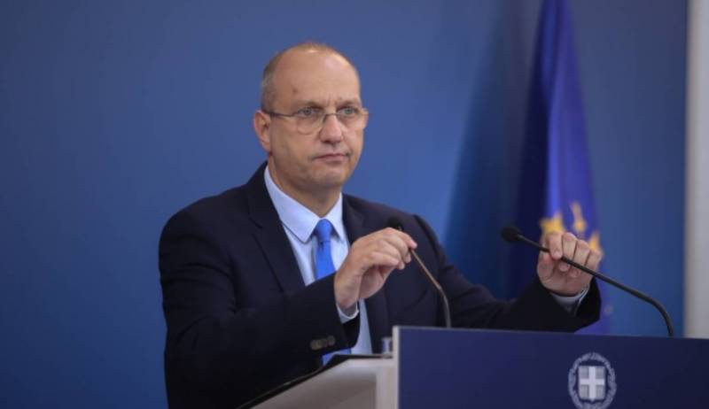 Οικονόμου για Τσίπρα: Προσπαθεί απεγνωσμένα να αλλάξει την ατζέντα