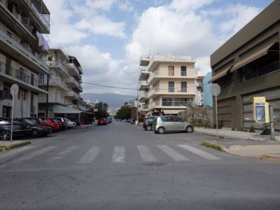 Ανακατασκευή πεζοδρομίων και φώτα σε Αύρας, Ηρώων και Ποσειδώνος