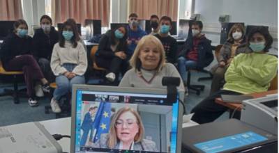 3ο ΛΥΚΕΙΟ ΚΑΛΑΜΑΤΑΣ: Διαδικτυακή συζήτηση με την ευρωβουλευτή Μαρία Σπυράκη