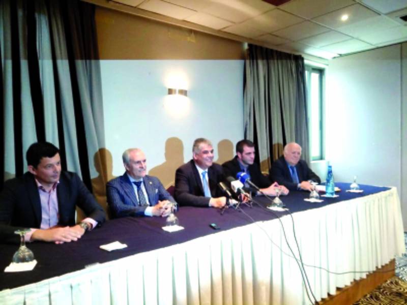 Προσθήκη αξίας ή απλώς μάχη για την ίδια πίτα;