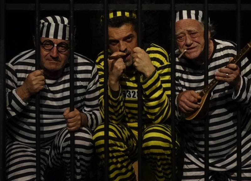 Τα "Δεινά του δανεισμού" στο Αμφιθέατρο Φιλαρμονικής Καλαμάτας