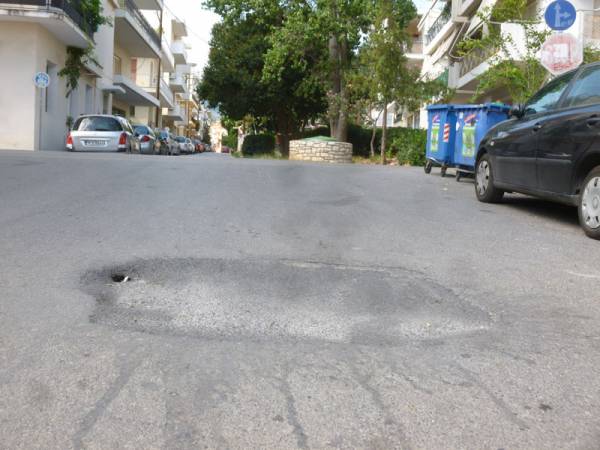 Ξανά λακούβα στη Βύρωνος