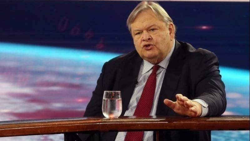 Παρουσιάστηκε το βιβλίο του Ευάγ. Βενιζέλου «Εκδοχές Πολέμου 2009-2022»