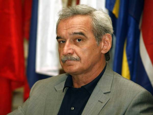 Χουντής σε Σουλτς για Μεγαλόπολη: Κυβερνητικές πιέσεις ανέβαλαν την επίσκεψη για τα σκουπίδια