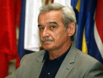 Χουντής σε Σουλτς για Μεγαλόπολη: Κυβερνητικές πιέσεις ανέβαλαν την επίσκεψη για τα σκουπίδια