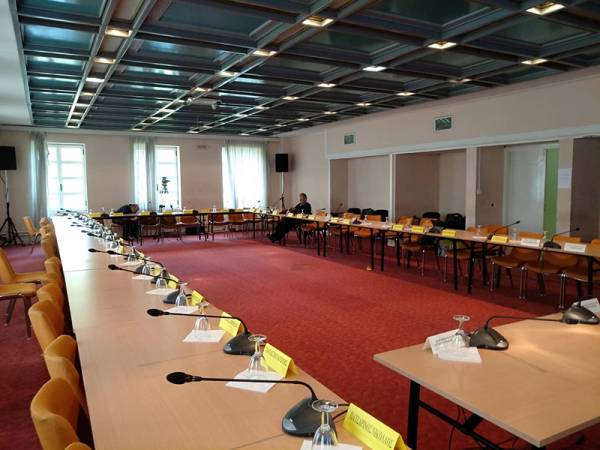 Το κυνήγι του σταυρού... διαλύει το Περιφερειακό Συμβούλιο: Ζήτησε τηλεμαχία και δεν πήγε ο Τατούλης