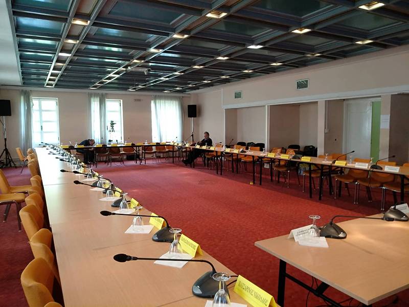 Το κυνήγι του σταυρού... διαλύει το Περιφερειακό Συμβούλιο: Ζήτησε τηλεμαχία και δεν πήγε ο Τατούλης