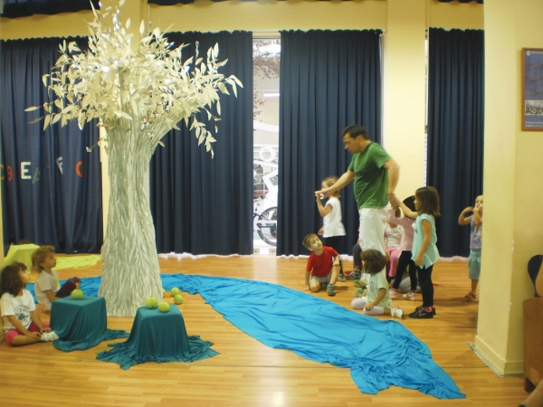 Πειραματική Σκηνή Καλαμάτας: "Ο κόκκινος γάτος" για τα Παιδικά Χωριά SOS