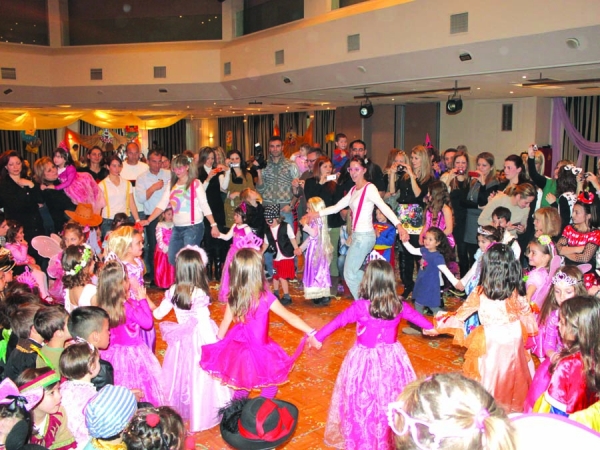 Ο αποκριάτικος χορός της "Λιλιπούπολης"