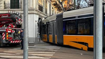 Ιταλία: Ένας νεκρός και τριάντα εννέα τραυματίες από τον εκτροχιασμό τραμ στο Μιλάνο