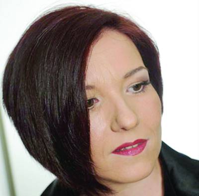 Η συγγραφέας και εκδότρια Άννα Ραζή στην “Ε”: «Ο χώρος του βιβλίου με γοήτευε από μικρή»