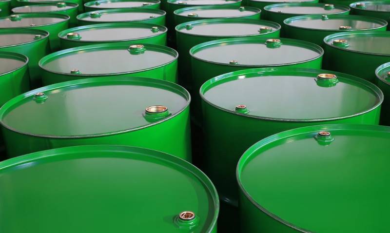 Σε χαμηλό 4 ετών υποχωρεί το πετρέλαιο