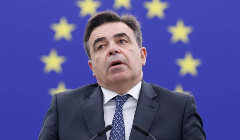 ΕΕ - Μ. Σχοινάς: Να εφαρμοστεί μηχανισμός για «ουσιαστικές επιστροφές» για άτομα με συγκεκριμένο υπόβαθρο ασφαλείας