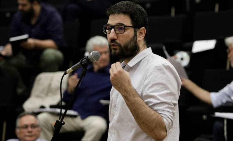 Ηλιόπουλος: Αύξηση βασικού μισθού, ρύθμιση ιδιωτικού χρέους, στήριξη κοινωνικού κράτους, ζητά ο ΣΥΡΙΖΑ