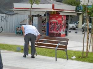 Καθαρά παγκάκια