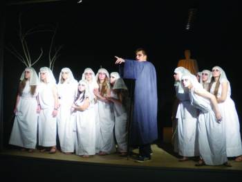 Από το Θεατρικό Ομιλο του Λυκείου: "Ικέτιδες" του Αισχύλου στη Μεσσήνη