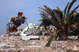 Χρέη και “κόκκινα” δάνεια γκρεμίζουν το... καθεστώς