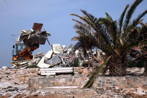 Χρέη και “κόκκινα” δάνεια γκρεμίζουν το... καθεστώς