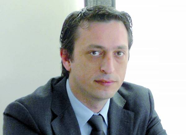 Μαντάς: "Για ποιά ρουσφέτια μιλάτε κ. Νίκα;"