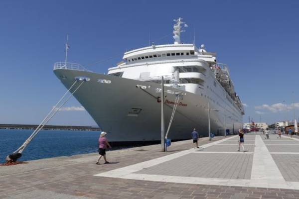 1.713 τουρίστες με το "Thomson Dream" στην Καλαμάτα