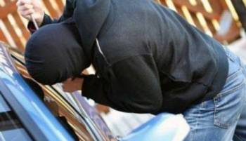 Εκλεψαν ραδιοκασετόφωνο από αυτοκίνητο στο κέντρο της Μεσσήνης