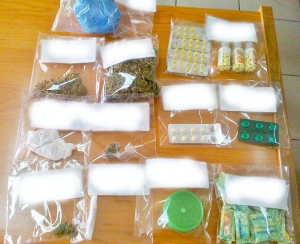 Συνελήφθη 39χρονος στα Φιλιατρά για χασίς και χάπια