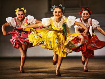 Ρωσικά μαθητικά μουσικοχορευτικά συγκροτήματα στο Ναύπλιο