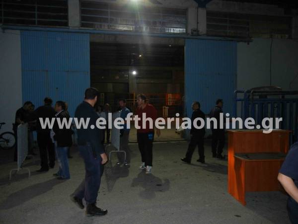 Ετοιμασίες για την υποδοχή των 73 μεταναστών στο λιμάνι της Καλαμάτας