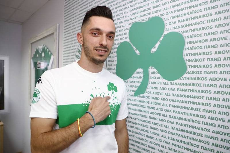 Δημοτικός σύμβουλος και παίκτης του Παναθηναϊκού!